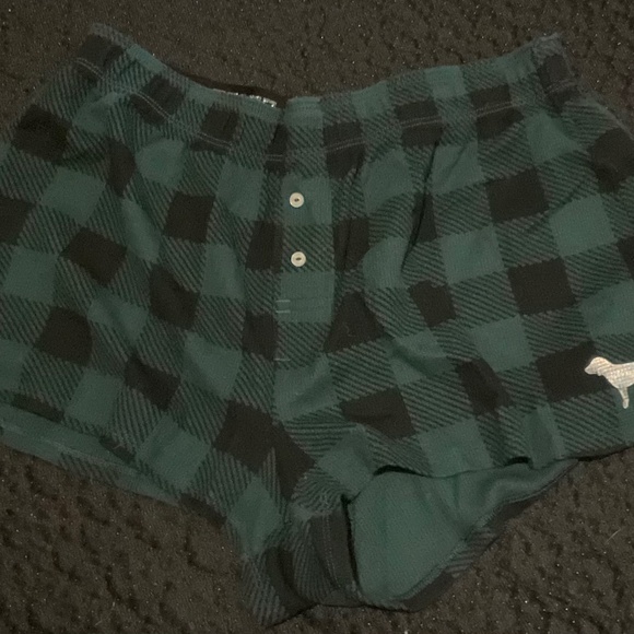 PJAMA SHORTS BY ‘PINK’  SIZE MEDIUM ‘ - Picture 1 of 4